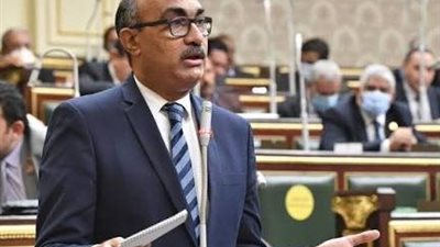 أعلى من السوق.. برلماني يعلن مفاجأة بشأن فرض الضريبة على الموبايلات