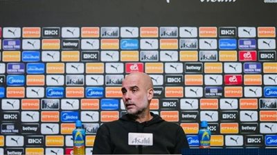 جوارديولا يعلن إصابة ثنائي الفريق.. ويجيب ساخرًا: لا أفهم لماذا لا ننفق المزيد من الأموال؟