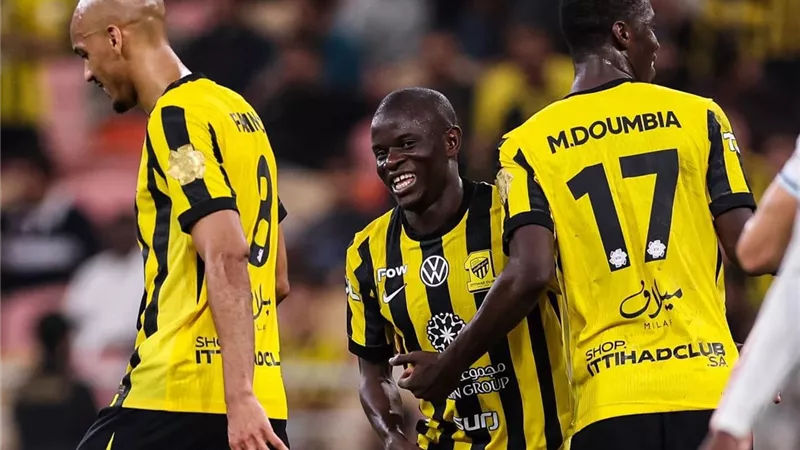 دوري روشن.. تعرف على معلق مباراة الاتحاد أمام الخليج في دوري روشن 