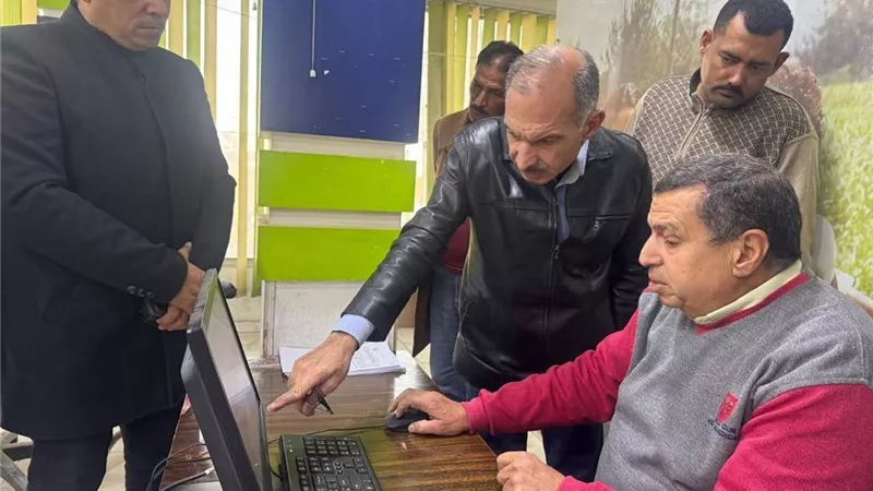  رئيس شركة المياه يتفقد مركز خدمة المواطنين ويستمع اليهم ويكلف بحل مشاكلهم