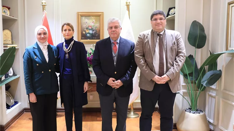 وزير التعليم العالي يبحث مع مديرة مكتب اليونسكو بالقاهرة تعزيز التعاون المشترك