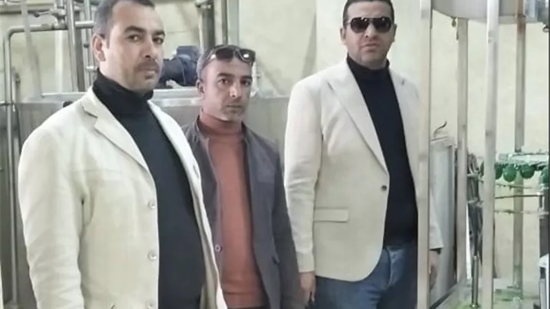 تموين أسيوط يضبط مصنع تعبئة مشروبات سكرية غير صالحة للاستهلاك الآدمي | صور 