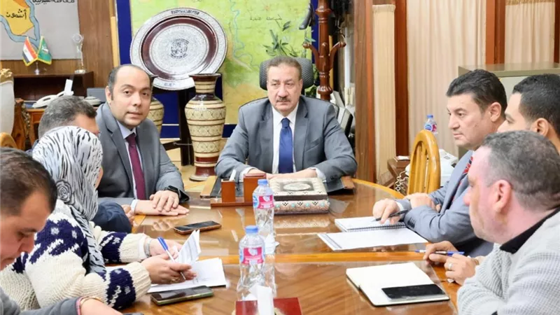 محافظ المنوفية يناقش الموقف التنفيذي لأعمال المشروعات المتبقية بقطاعات الطرق ومياه الشرب