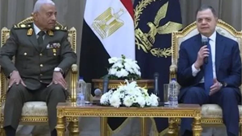 للتهنئة بعيد الشرطة.. وزير الداخلية يستقبل القائد العام للقوات المسلحة ورئيس الأركان
