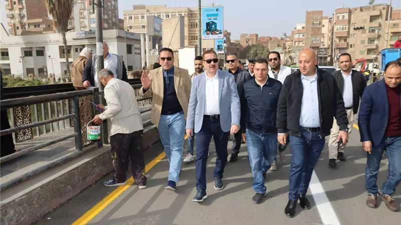 عقب الانتهاء من تطويره .. محافظ المنوفية يتفقد كوبري مبارك بشبين الكوم 