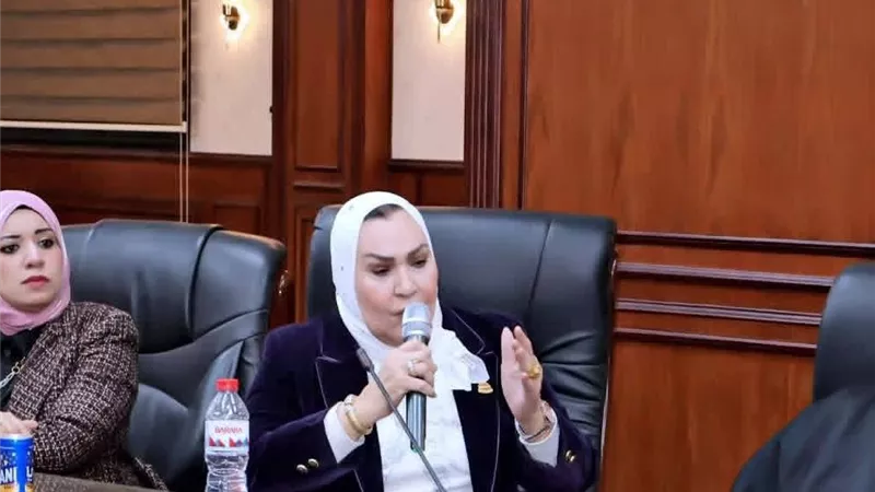 النائبة عبلة الهواري تشارك في لقاء محافظ سوهاج بالهيئة البرلمانية لمناقشة الملفات الخدمية والتنموية