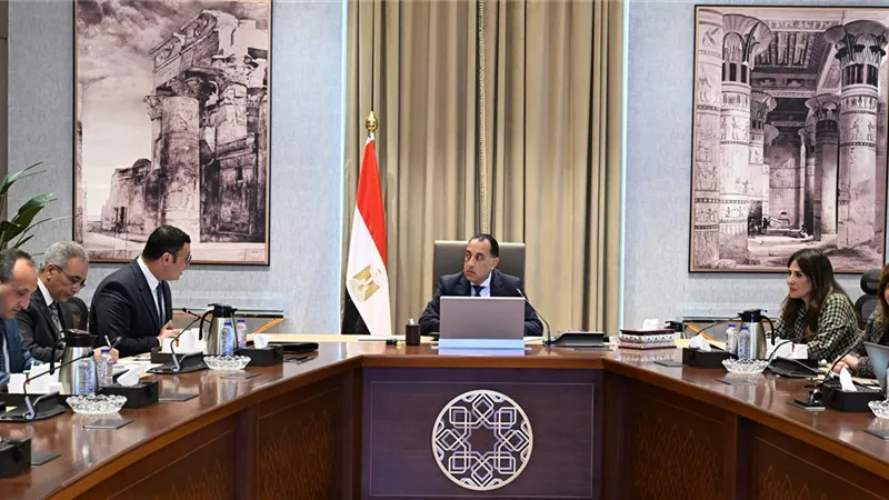تقديرا لجهودهم خلال الفترة الماضية.. رئيس الوزراء يكرم الوزراء المغادرين