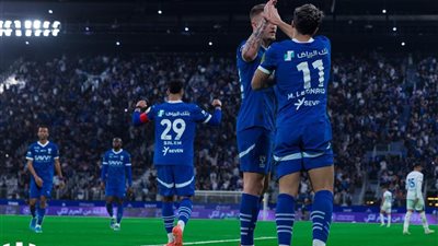 الهلال يفوز على الشباب و يواصل المنافسة على الصدارة 