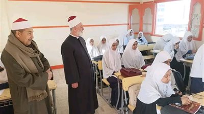رئيس منطقة سوهاج الأزهرية يتفقد سير العملية التعليمية بمعاهد المراغة وسوهاج