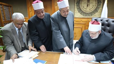 وكيل الأزهر يعتمد نتائج الشهادتين الابتدائية والإعدادية والدور الثاني للثانوية الخارجية