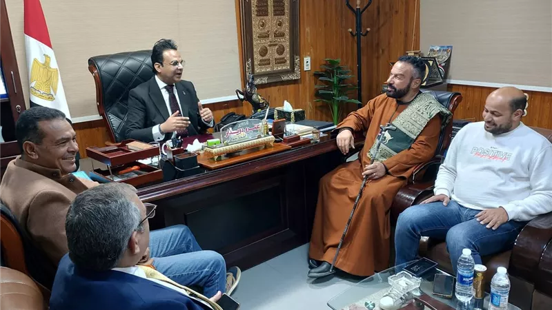 صحة سوهاج تستقبل الفنان وطبيب الأسنان محمد خميس على هامش المؤتمر الدولى بالمحافظة