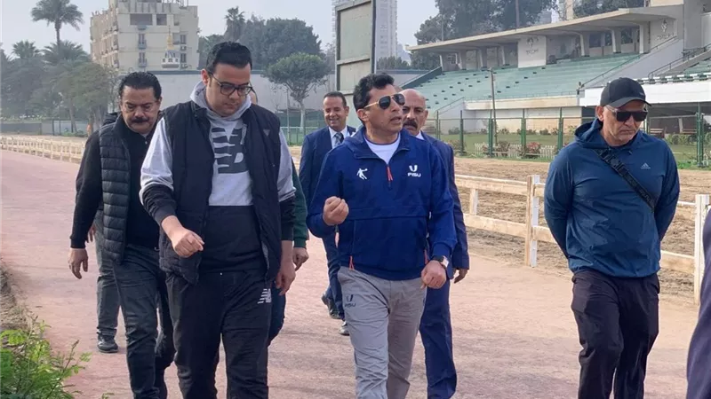 وزير الرياضة يتفقد أكاديمية «شباب بلد» ويطّلع على خطط التشغيل التجريبي
