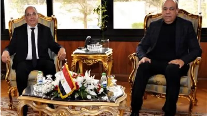وزير الطيران يستقبل مدير عام المنظمة العربية للطيران المدني