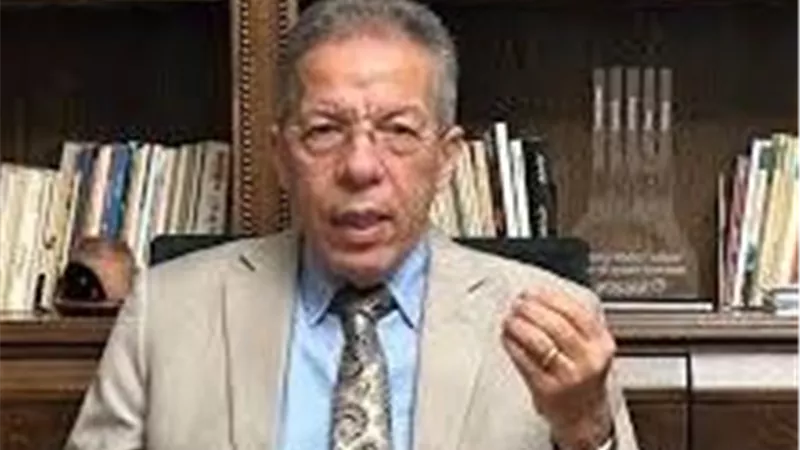 بعد جدل واسع.. نقيب الأطباء يكشف موعد حسم تكليف خريجي كليات الطب
