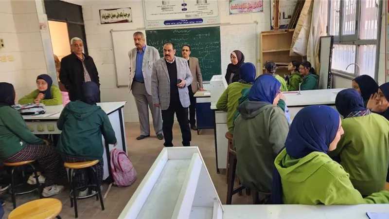وكيل تعليم سوهاج يتابع انتظام الدراسة بعدد من مدارس المحافظة