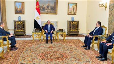 الرئيس السيسي يستقبل رئيس الاستخبارات الروسية