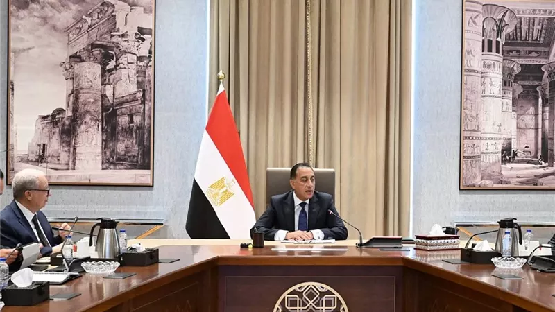 مدبولي يجتمع بنائبه للشئون الاقتصادية لمناقشة ملفات هيكلة الشركات المملوكة للدولة