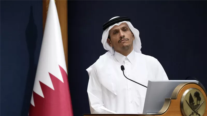 وزير الخارجية القطري يؤكد ضرورة خفض التصعيد وتعزيز الحلول السلمية