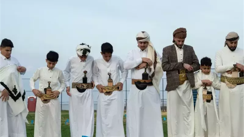يمنيون