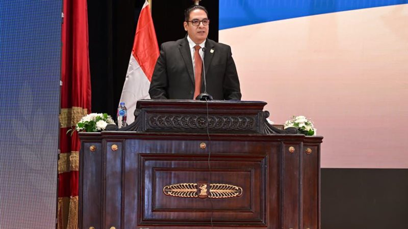 رئيس جامعة القاهرة
