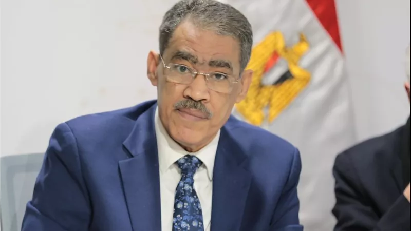 وزارة الدولة للإعلام تجمع الصحفيين والإعلاميين على طاولة واحدة لتعزيز المهنية