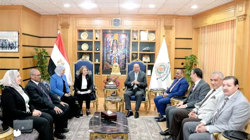 جامعة المنصورة تستقبل فرق الهيئة القومية لضمان جودة التعليم والاعتماد 