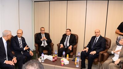 بتكلفة 3 ملايين دولار..مستشفيات جامعة أسيوط تعلن عن توقيع عقود شراء جهاز المعجل الخطي وجهاز أشعة مقطعية
