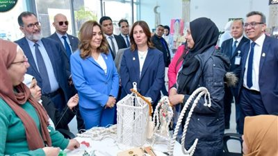 وزيرة التنمية المحلية والبيئة تزور مؤسسة بهية لتقديم الدعم والمساندة لمحاربات السرطان