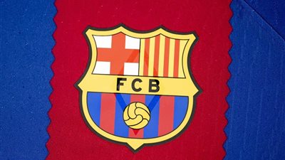 لاعب برشلونة يتعرض لإصابة قوية.. وفحوصات دقيقة منتظرة