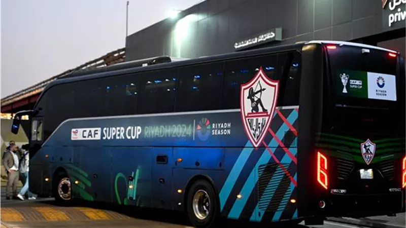 وصول حافلة الزمالك إلى ملعب هيئة قناة السويس لمواجهة سيراميكا في كأس مصر