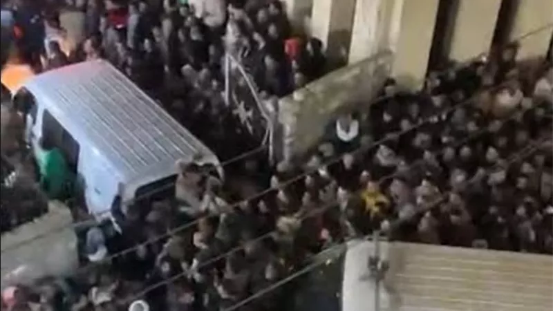 أهالي كفر الشيخ يشيعون جنازة ثلاثة شباب لقوا حتفهم في كفر الشيخ 