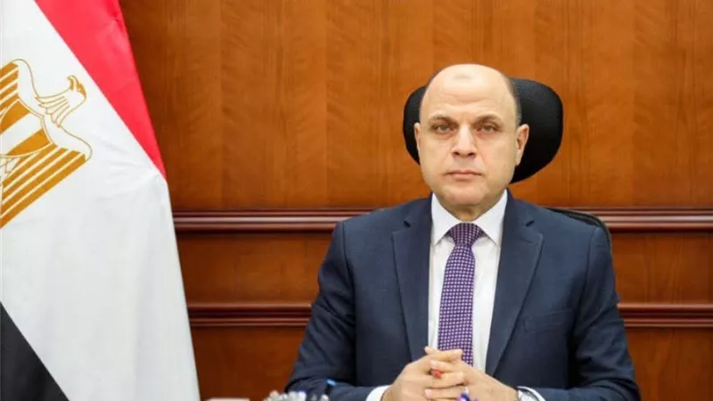 محافظ الغربية يعقد اجتماعًا موسعًا مع رؤساء المراكز والمدن لرسم ملامح المرحلة المقبلة