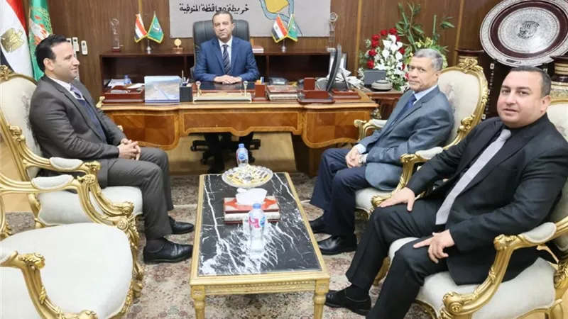 محافظ المنوفية يستقبل نقيب الأطباء ونقيب الأسنان والدكتور ممدوح العربى لتهنئته بالمنصب الجديد 