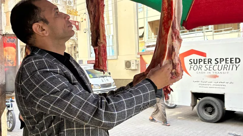ضبط وتحريز 139 كيلوجراما من اللحوم الفاسدة خلال حملة للطب البيطري بسوهاج
