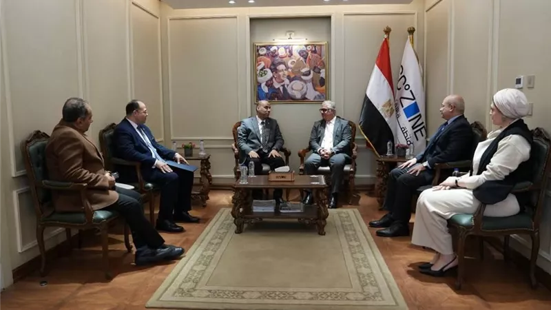 تعاون بين المنطقة الاقتصادية لقناة السويس ووزارة العمل لتأهيل العمالة ودعم الاستثمار