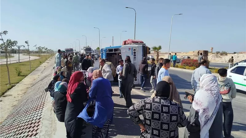  إصابة 4 عمال في انقلاب أتوبيس بالقرب من مرور المنيا