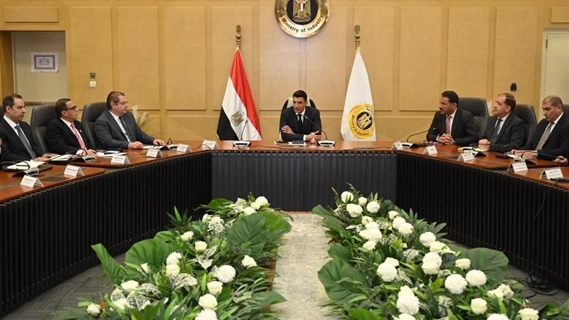 اجتماع وزارة الصناعة