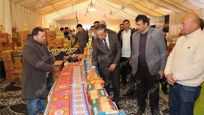 محافظ المنوفية يتفقد معرض 