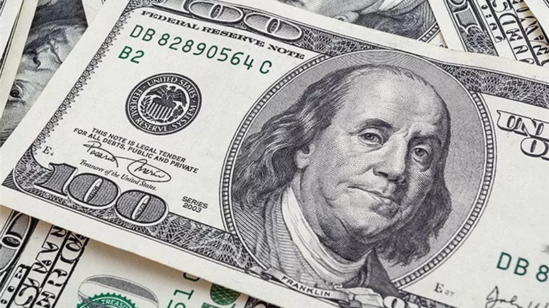 تراجع محدود لأسعار الدولار مع زيادة تدفقات النقد الأجنبي وخفض الفائدة بمصر