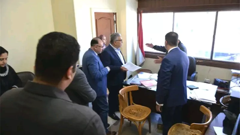 محافظ الدقهلية يشدد على الانضباط وإنجاز الملفات الخدمية للمواطنين ‏