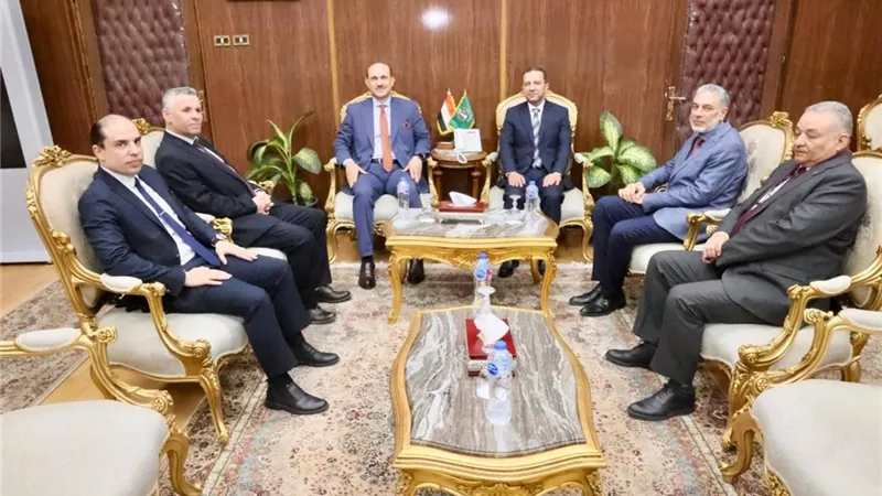 محافظ المنوفية يستقبل القائم بأعمال رئيس جامعة مدينة السادات لتهنئته بمهام منصبه الجديد 