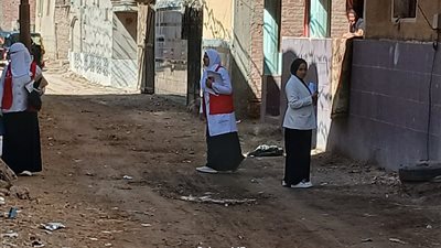 «طرق الأبواب» تصل منازل السرايا لفحص الضغط والسكر والكشف المبكر عن الأورام