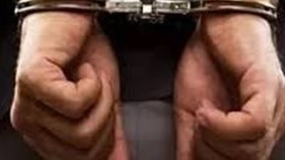 إحالة المتهمين بسرقة مواطن خليجي بعد ضبطهم بكمائن أمنية بطريق الواحات