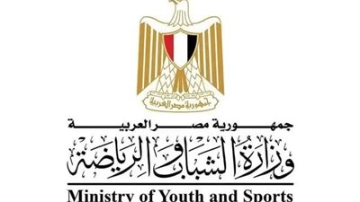 وزير الرياضة يعزي أسرة لاعب عمال المنصورة الراحل معتصم زكريا