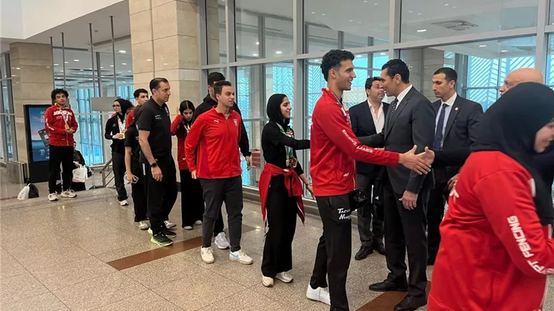 وزير الرياضة يستقبل أبطال السلاح بعد التتويج بصدارة أفريقيا في السنغال
