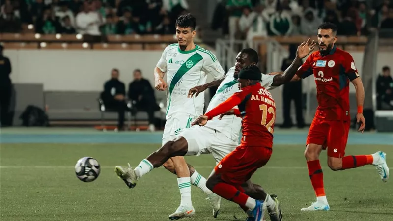 دوري روشن.. أهلي جدة يفوز على ضمك بهدف نظيف في شوط الأول 
