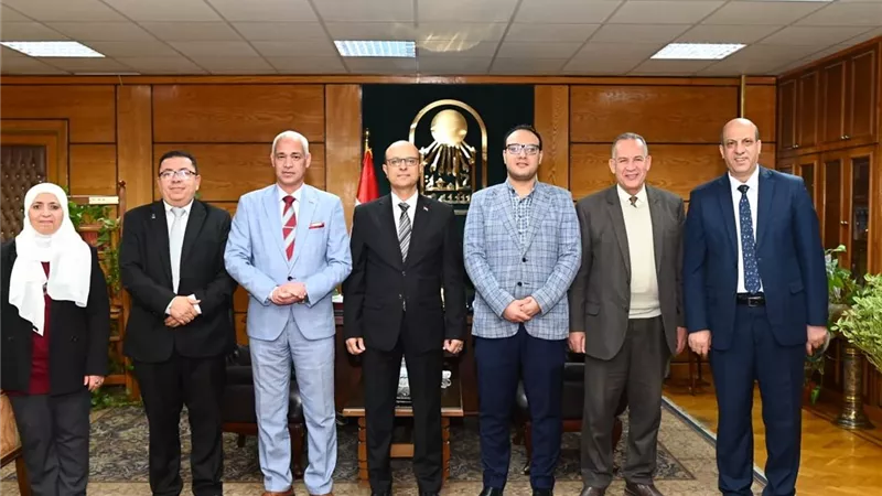 رئيس جامعة أسيوط: نتعامل مع ملف القيادات الإدارية وفق رؤية مؤسسية واضحة