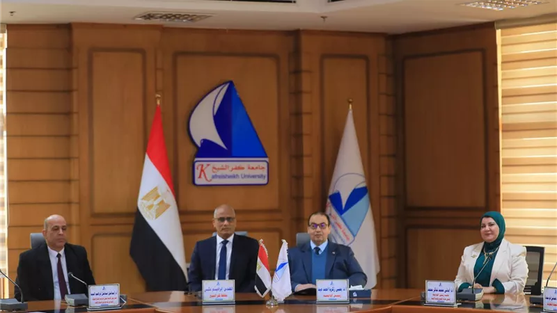 رئيس جامعة كفر الشيخ يوافق على منح عدد من الألقاب العلمية والتعيينات