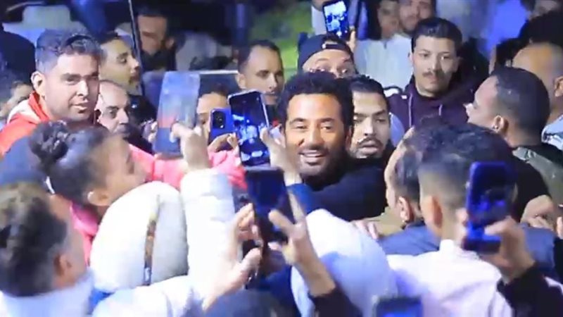 الفنان عمرو سعد