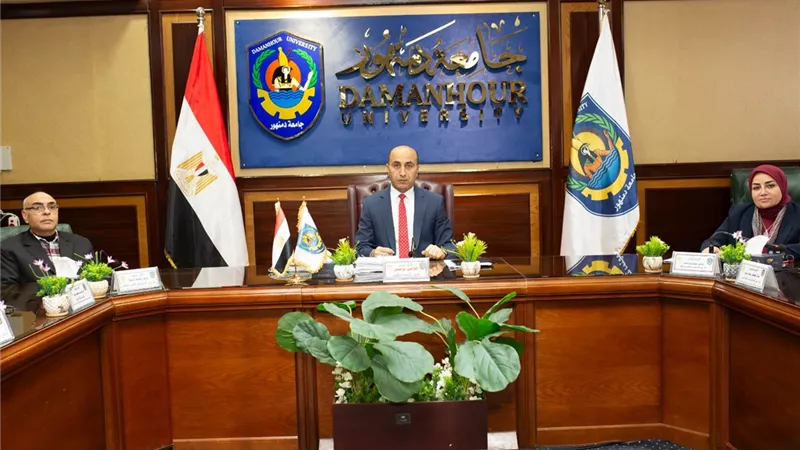 ​رئيس جامعة دمنهور يوافق على منح درجات علمية لـ 11 عضوا بهيئة التدريس